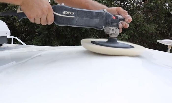 How to remove oxidation from rv fiberglass