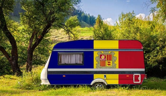 painting-a-camper-exterior