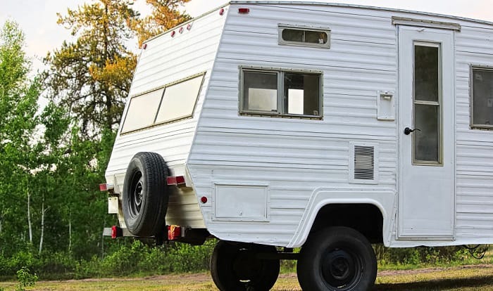 cleaning-fiberglass-camper